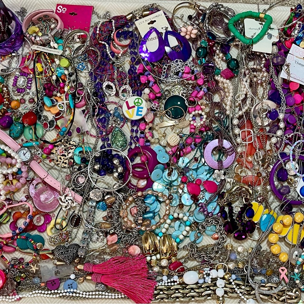 Huge 6.5lb Vintage/Modern All Wearable Jewelry Lot